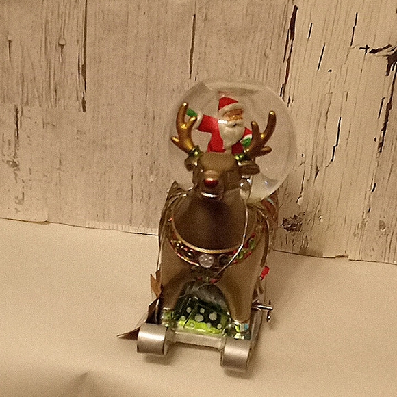 Christmas Decor - Picture 2 of 4